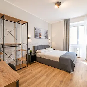 Binario Verticale Apartment Milan