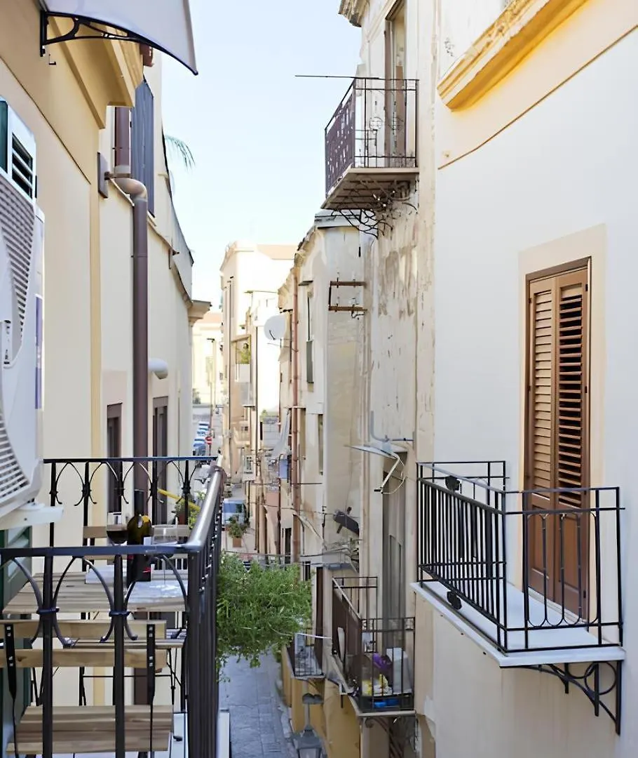 Downtown Maqueda Apartment Palermo Italy